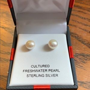 Cultured freshwater pearl earrings